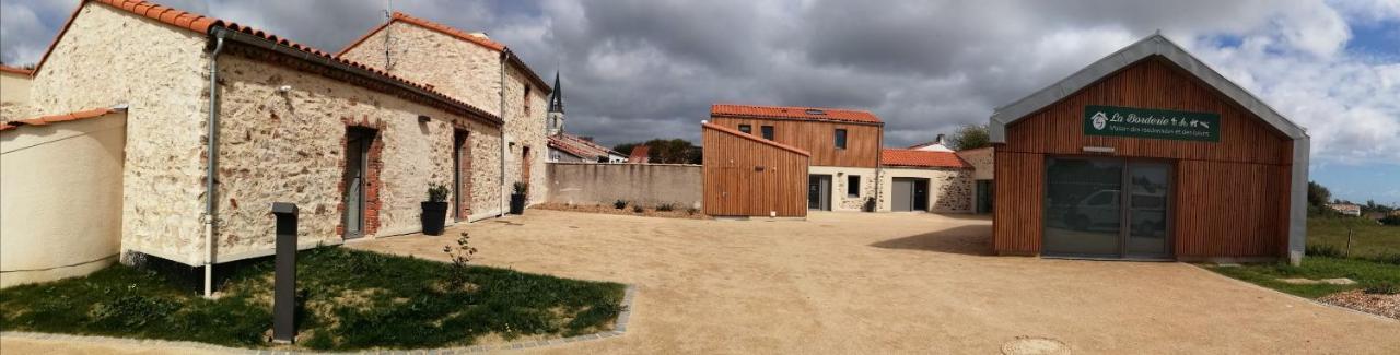 La Borderie - Maison Des Randonnees - Gite Etape - Gite De Groupe Vairé Dış mekan fotoğraf